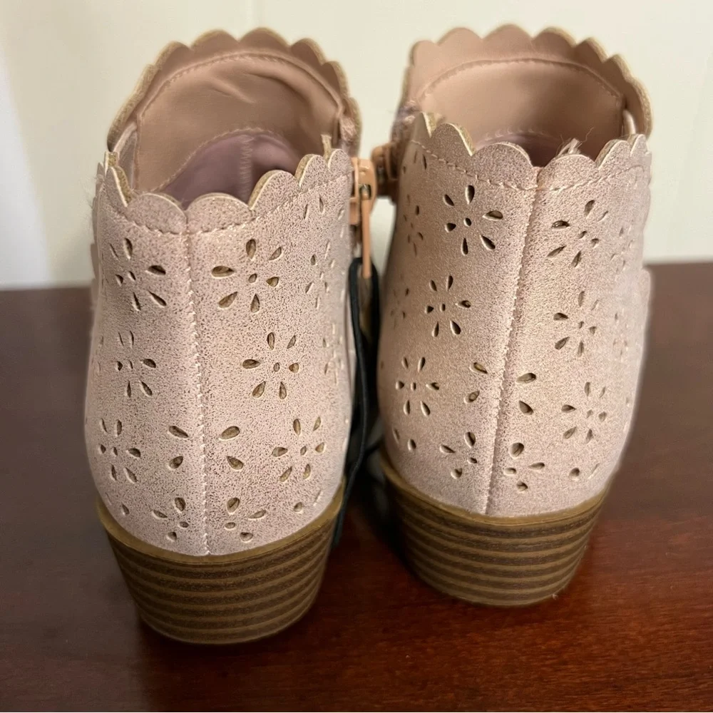 Thereabouts Girls Pima Stacked Heel Booties faux suede Taupe Shimmer scalloped